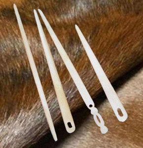 Agujas de Hueso Ecológicas Hechas a Mano para Coser Prendas, Estilo Moderno, Tamaño Personalizado, Artesanía Elegante, Técnica Pulida - Product Image 1