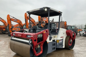 Ventes industrielles pour 2025 : Pulvérisateur de colle SM250HT monté sur remorque, 250 gallons - Product Image 4