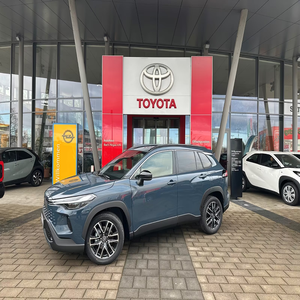 Toyota Corolla Cross 1.8 Hybride FWD Team Deutschland SUV Hybride Économe en Carburant Crossover Compact Édition Allemagne - Product Image 1