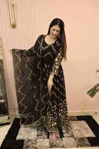 Vestido Anarkali Negro Bordado de Manga Larga con Dupatta, Vestido de Fiesta y Boda para Mujer, Reversible, Sin Arrugas, en Stock 314 - Product Image 5