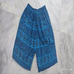 กางเกงขาสั้นสไตล์โบฮีเมียนพิมพ์ลายแมนทราจากอินเดียผ้าคอตตอนเอวปานกลางระบายอากาศ - Product Image 4