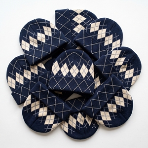 Bonnet en tricot Argyle bleu marine à revers, motif losanges, chaud pour l'hiver, vente en gros directe usine - Product Image 1