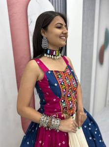 Lehenga Choli traditionnel indien pakistanais pour femmes, multicolore, brodé, longueur au sol, coupe ample, tenue de mariage - Product Image 2
