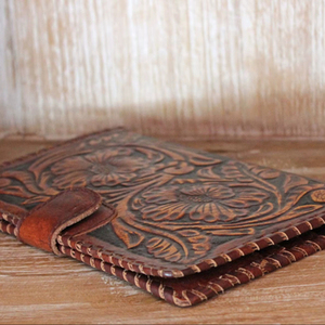 Cartera de piel auténtica con bloqueo RFID para mujer, diseño floral tallado a mano, con múltiples ranuras para tarjetas, plegable, larga, superventas 2026 - Product Image 2