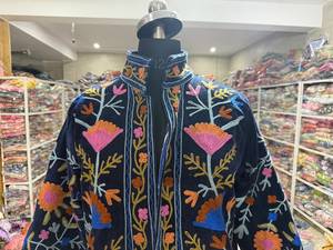 Chaqueta de lana con bordado floral a mano para mujer, cuello mandarín, manga larga, estilo étnico de otoño, cierre de cremallera, regalo para ella - Product Image 4