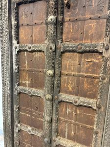 Puerta Antigua de Madera Maciza Tallada a Mano con Marco Tallado, Puerta Principal de Lujo para Villas, Restaurantes, Hoteles y Hogares - Product Image 3