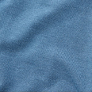 T-shirt femme coupe décontractée en coton doux, idéal pour un usage quotidien, confortable et élégant pour un look sans effort. - Product Image 6