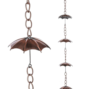 Cadena de Lluvia con Diseño de Murciélago y Acabado Metálico Negro para un Flujo de Agua con Temática de Halloween y Decoración Única para Jardín - Product Image 3