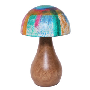 Sculpture de champignon en bois artisanale à motif animal, écologique, pour décoration extérieure - Product Image 1