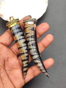 Colgante de Joyería Hecho a Mano con Cuerno de Búfalo, Amuleto Natural Ecológico - Product Image 2