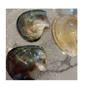 Assiette décorative de luxe en coquille d'huître irrégulière de 10 cm et 15 cm, gravée, écologique, pour gâteaux et plats - Product Image 1