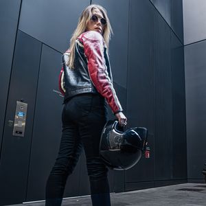 Blouson en cuir pour femme, coupe ajustée, design personnalisé, blouson de moto en cuir pour femme, vente en gros - Product Image 5