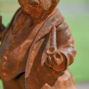 Décoration de Pâques : Statue de M. Lapin rustique grandeur nature pour les fournitures de jardin - Product Image 3