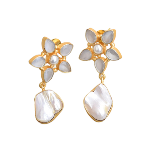 Pendientes de Racimo de Latón Premium, Chapados en Oro, con Perlas, Hechos a Mano, Textura de Latón Mate Semipreciosa, Sin Níquel, Duraderos y de Primera Calidad - Product Image 1