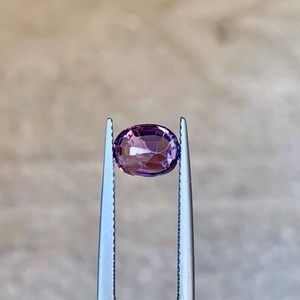 Spinelle Naturelle Gemme en Pierre Brute, Taille Ovale Indienne, Qualité Exceptionnelle, Couleur Violet Doux, Certifiée par un Certificat Tierce Partie, Idéale pour la Joaillerie Fine - Product Image 4