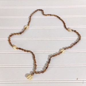 Collier en coquillages nacrés fait main de qualité excellente, un choix très prisé, bijoux naturels, colliers en coquillages. - Product Image 1