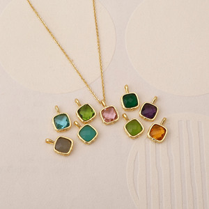 Pendentif solitaire en pierre précieuse péridot vert - Plaqué or 18 carats - Facettes coussin - Colliers délicats - Bijoux élégants bohèmes pour femmes R - Product Image 5
