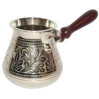 Cafetière turque traditionnelle Cezve Ibrik en métal argenté avec motif floral gravé, poignée en bois, forme ronde