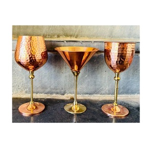 Grands verres à vin incassables en acier inoxydable mat doré, design moderne, pour fêtes - Product Image 2