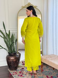 Ensemble Kurti droit en viscose Chanderi couleur citron pour femme, avec pantalon en viscose et dupatta imprimé, à prix avantageux - Product Image 5