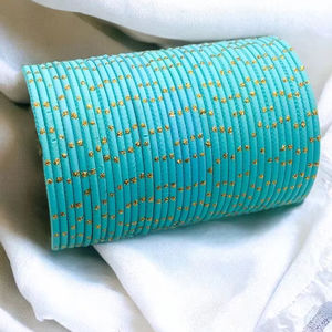 Conjunto de brazaletes tribales de plata oxidada clásica con acabado antiguo y dijes de campana Ghungroo intrincados con grabado tradicional - Product Image 6