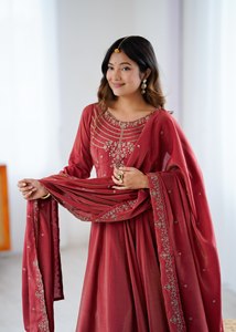 Robe Anarkali en soie Chanderi scintillante de qualité supérieure, ornée de 16 perles Kali, manches Churidar brodées à la main, pantalon évasé de 4 mètres, dupatta, tenue ethnique - Product Image 2