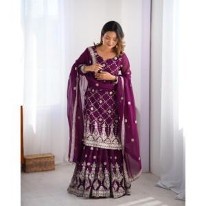 Conjunto de Fiesta Hecho a Mano con Hermosa Silueta Recta de Organza, Top y Pantalón con Cintura Natural, Incluye Dupatta - Product Image 4
