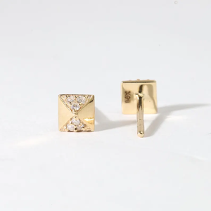 Élégantes boucles d'oreilles clous en diamant naturel et diamants de laboratoire en or 18 carats, bijoux de mariage faits à la main - Product Image 1