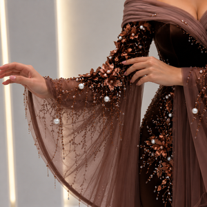 Robe de soirée sirène de luxe marron chocolat avec perles et appliques, taille naturelle, broderie florale 3D et manches transparentes spectaculaires - Product Image 5