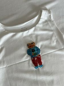 Haut élégant et tendance pour femme, orné de broderies de luxe et de perles, avec des détails décoratifs faits main complexes - Product Image 1