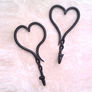 Hand Forged Twisted Heart Shape Metal <b>Wall</b> <b>Hooks</b> White Coated Vintage Eco-Friendly Adjustable Hanging Clothing Coat Hat <b>Keys</b> - Product Image 2