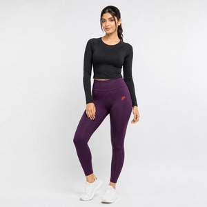 Leggings haute performance pour femmes offrant un confort extensible, une conception respirante et une construction durable pour les athlètes actives. - Product Image 4