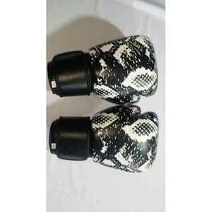 Guantes de boxeo con diseño de piel de serpiente Guantes de boxeo de cuero real o cuero PU con estampado de pitón - Product Image 3