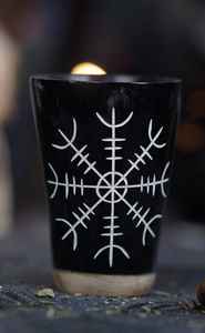 Taza de Cuerno de Búfalo Corta, de Lujo, Impermeable, Religiosa, Moderna, Vikinga, con Logotipo Personalizado y Grabados - Product Image 2