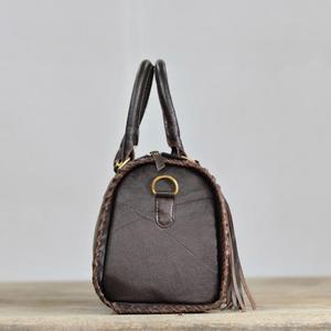 Sac Speedy en cuir avec panneau en cuir de vachette, motif floral gaufré, détail franges, poignée supérieure, fermeture éclair, style décontracté, durable - Product Image 2
