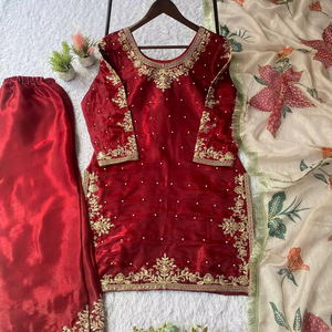 Traje de seda GMY festivo de lujo con trabajo de lentejuelas y dupatta de organza estampada - Product Image 1