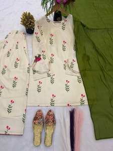 Conjunto de Kurta y Pantalón con Estampado Floral Blanco para Mujer, con Dupatta, Diseño Étnico de Algodón, Talla Grande, Traje Salwar Indio, Atuendo Informal - Product Image 3