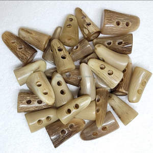 Corne à bascule vêtements accessoires Premium corne de boeuf vêtements bouton 2 trous 100% à la main bouton à bascule qualité d'exportation - Product Image 6