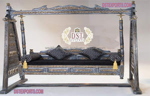 Balançoire indienne en bois de teck pour la maison balançoire polonaise brillante marron avec toit balançoire en bois traditionnelle faite à la main/Jhula - Product Image 5