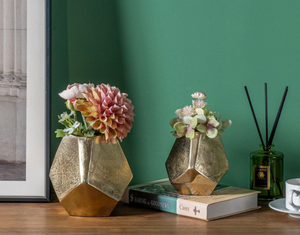 Venta al por mayor 3D diseño mate oro pulido jarrones y macetas buena calidad decoración del hogar y decoración de la habitación suministros artículos - Product Image 4