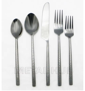 Ensemble de couverts de luxe 5 pièces en acier inoxydable noir, comprenant cuillère, fourchette, couteau, couteau à thé, en métal durable, pour la maison et cadeaux promotionnels - Product Image 4