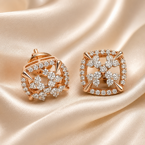 Elegantes Pendientes de Oro de 14K con Diamantes en Forma de Racimo, Marco Cuadrado y Motivo Floral para Compromisos Nupciales y Eventos Especiales - Product Image 3