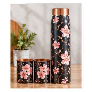 Bouteille d'eau moderne en cuivre Daisy avec couvercle en cuivre, portable, chic, ensemble en cuivre blanc sauge, motif marguerite verte - Product Image 6