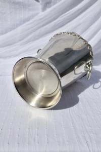 Cubo Metálico Moderno para Uso en Interiores y Exteriores, Estilo Rústico - Product Image 4