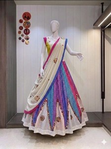 Conjunto Tradicional de Alta Calidad Chaniya Choli de Laxmi Lifestyle, Tela de Algodón Khadi de 8 Metros, Corte Ajustado, Secado Rápido, Largo hasta el Suelo, para Fiestas y Bodas - Product Image 1