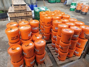 NPOIL Hydraulic oil PLATO 32 HM Can 18L Pail 18L Drum 200L Industrial Oil / Hydraulic Oil Base oil & Premium Additives - Product Image 3