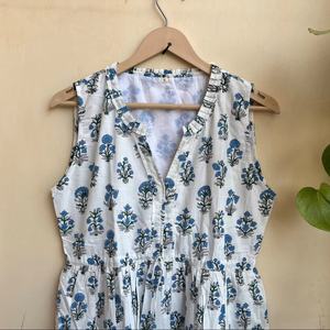 Robe longue vintage en coton indien imprimée à la main, motif floral, avec broderie et pompons, robe maxi imprimée - Product Image 1