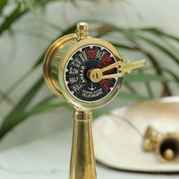 Télégraphe miniature en laiton pour cabine de machine, décoration nautique vintage, base en bois artisanale, inspiré des marins et des bateaux.