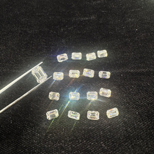 Diamant naturel de 1,00 carat, taille émeraude, blanc certifié, couleur D, pureté VVS1, pour la fabrication de bijoux - Product Image 2