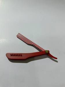 Stainless Steel <b>Razor</b> with Red Checkered <b>Blade</b> and Steel Handle OEM Brand Non-Disposable for Face Shaving <b>Single</b> <b>Blade</b> Design - Product Image 2